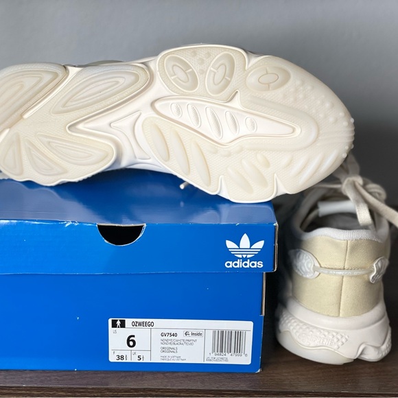 Size 7.5w - adidas Ozweego x Disney The Little Mermaid Collection - Ursula … - Picture 6 of 6